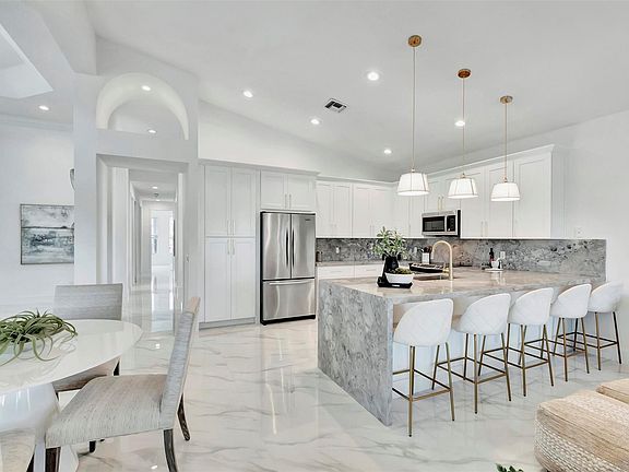 3rd image of 11311 Barca Boulevard