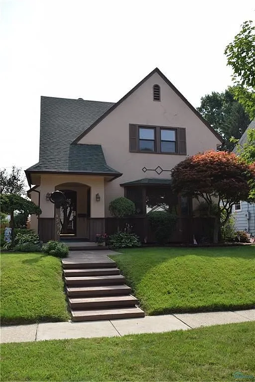 4556 Manorwood Rd photo 1