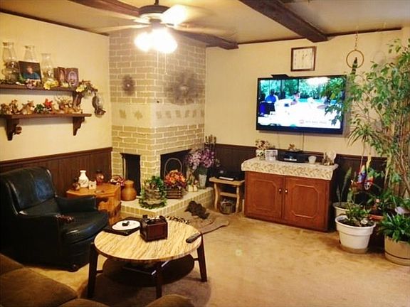 2nd image of 3016 Simmons Dr
