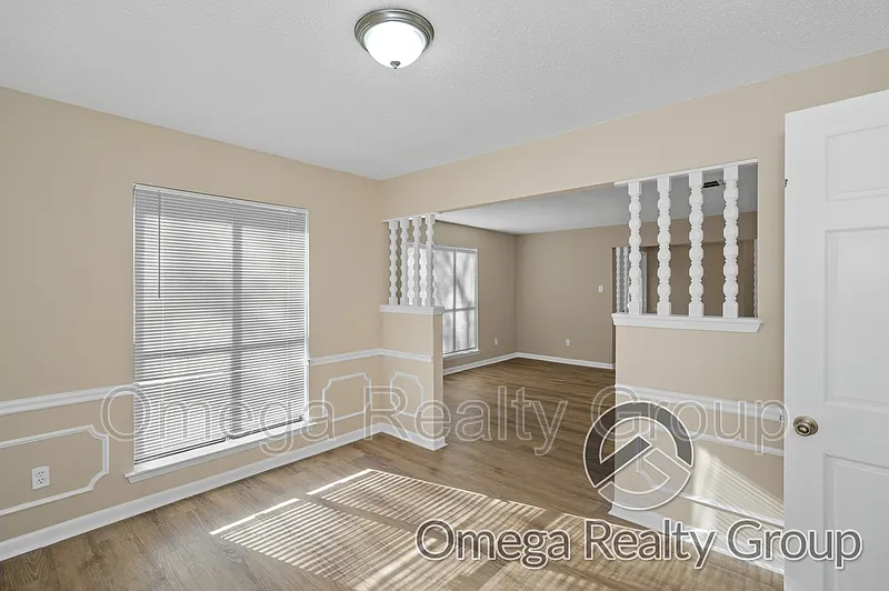 3 bed, 2.5 bath, 2375 sqft, $1,800 — Photo 4