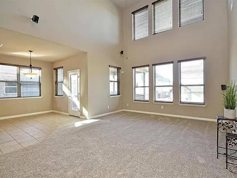 108 Lake Texana Ct — Photo 8