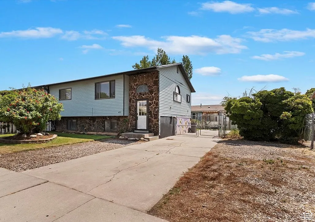 5 bed, 1822 sqft, $650 — Photo 2