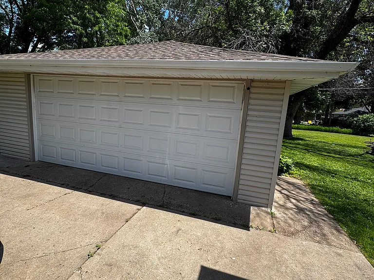 detached garage