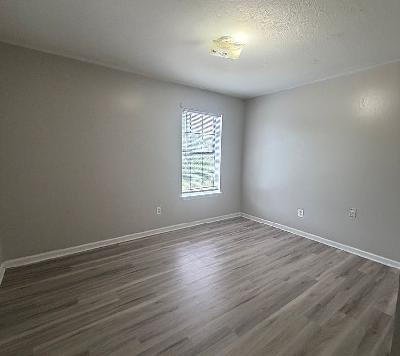 1st image of 601 Bertig St