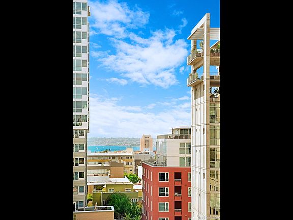 3rd image of 1501 Front St Unit 604