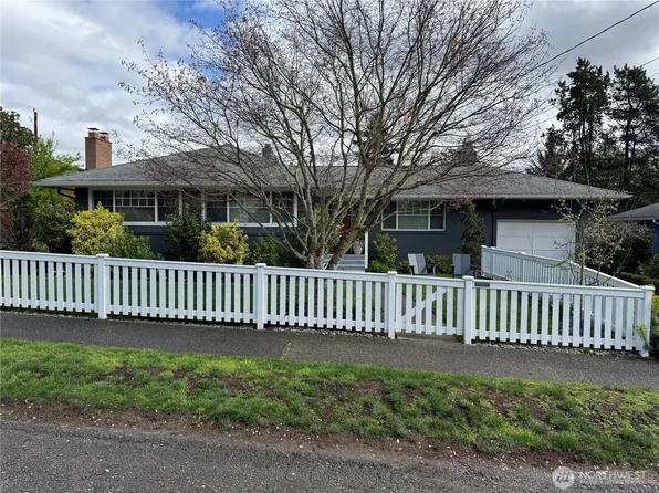 6230 54th Avenue NE, Seattle, WA 98115