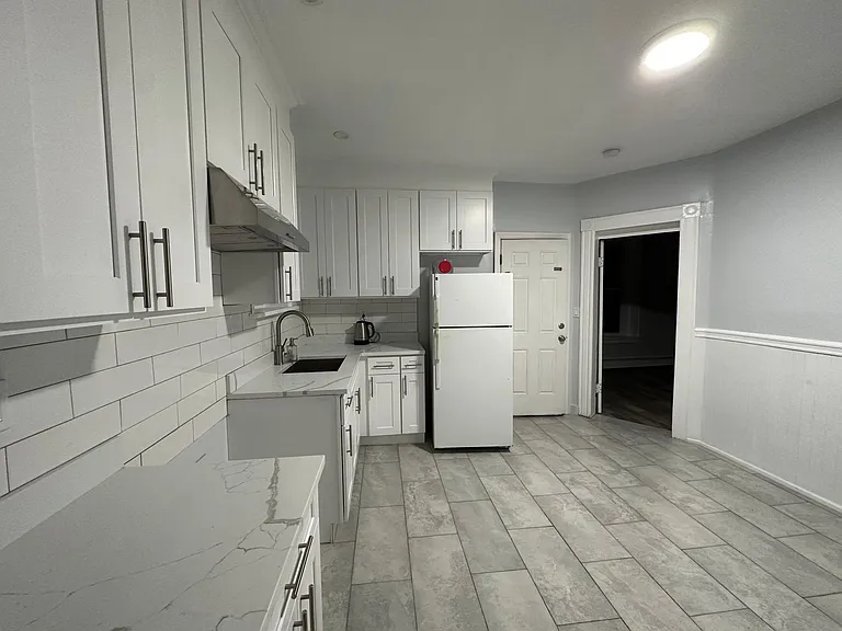 178 Clarence St #2 — Photo 7