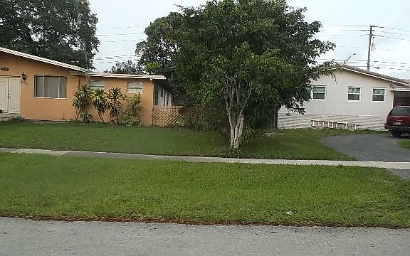 3rd image of 9061 SW 49th St