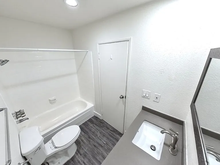 FH - Hilltop Apartments — Photo 51