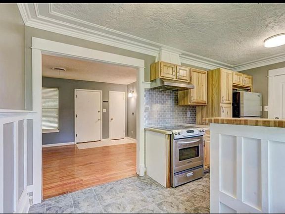 4th image of 405 Mimosa Dr