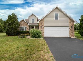1422 Fox Hound Dr, Findlay, OH 45840