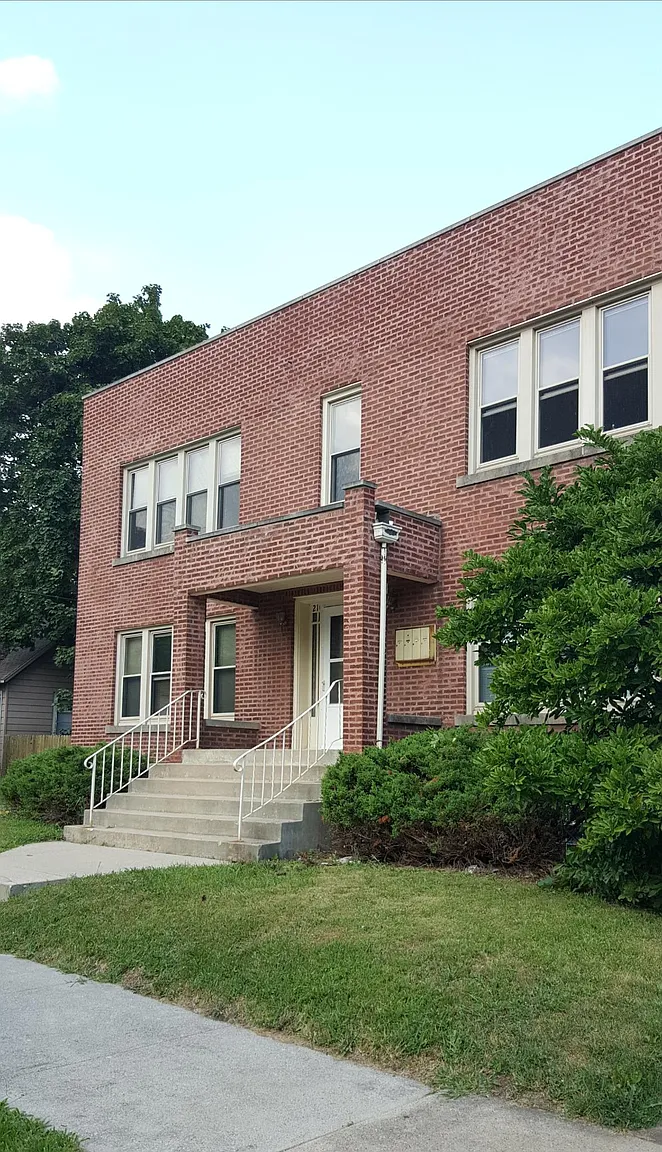 210 Willow Ave #63pbmc2rt photo 1