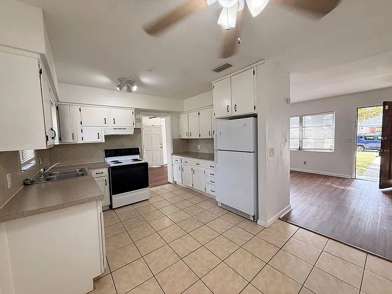 7609 Tacony Dr — Photo 5