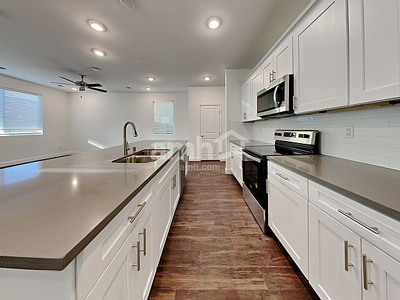 3rd image of 10429 Beaver Tail St