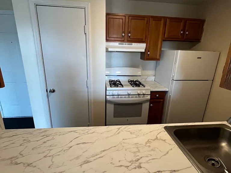 Derby Manor — Photo 3
