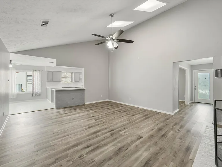 21323 Park Bluff Dr — Photo 31