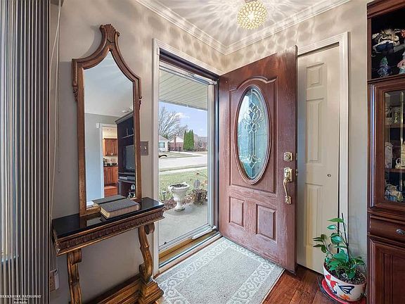 4th image of 16567 Bowman St
