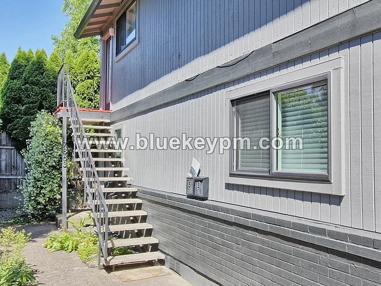 7865 SE Milwaukie Ave — Photo 3
