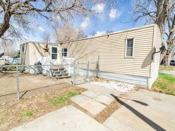 210 S Prairie Ln, Mandan, ND 58554