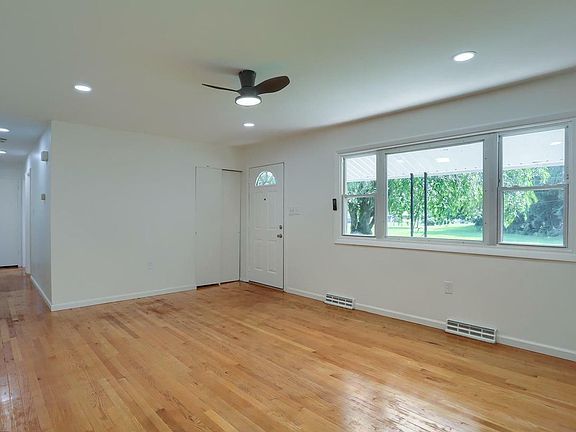 4th image of 426 Linden St
