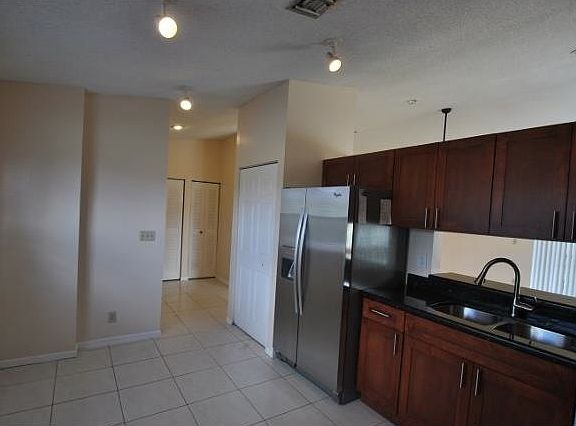 3rd image of 7600 NW 88th Cir #1