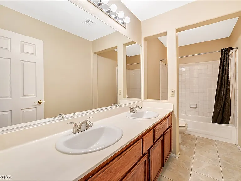 2836 Via Florentine St — Photo 38