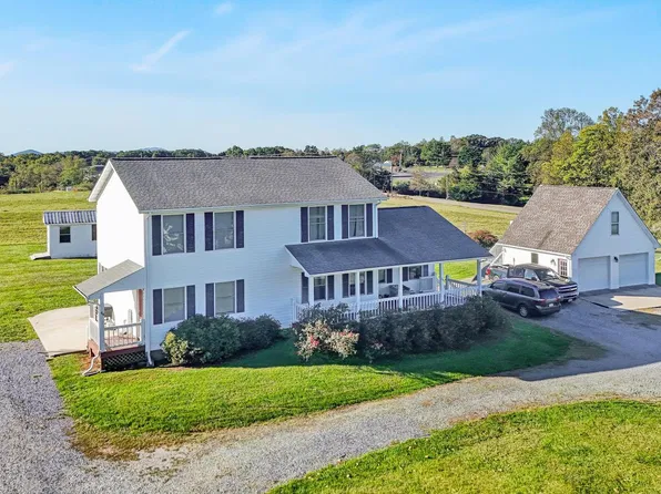 54 Vinyard Rd, Glade Hill, VA 24092