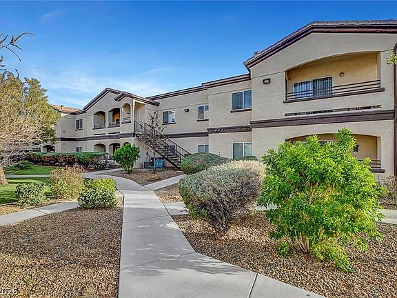 3rd image of 2291 W Horizon Ridge Pkwy Unit 5129