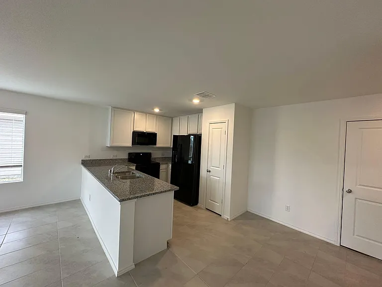 320 Dewberry St — Photo 7