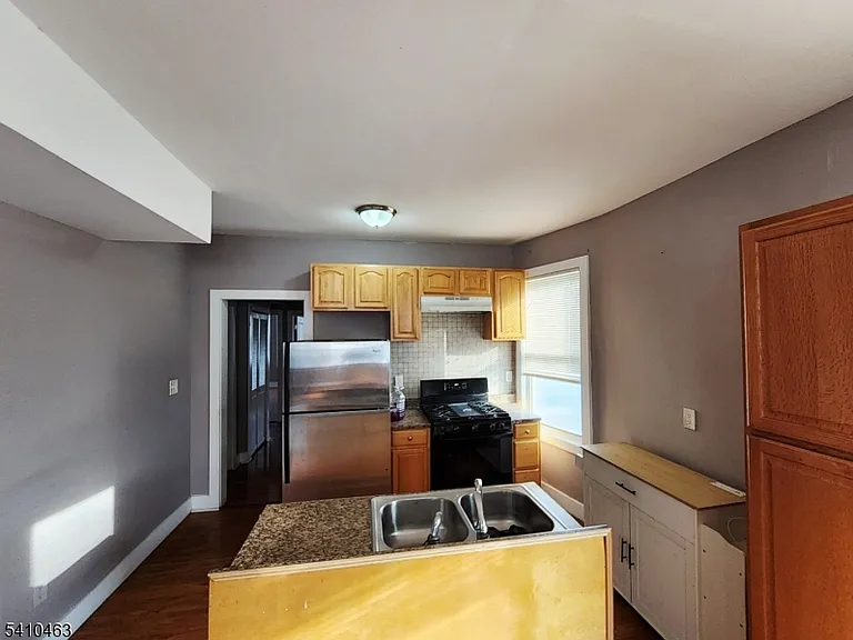 146 Hollywood Ave — Photo 7