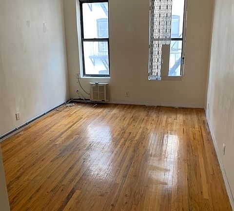4th image of 624 E 11th St #3AC