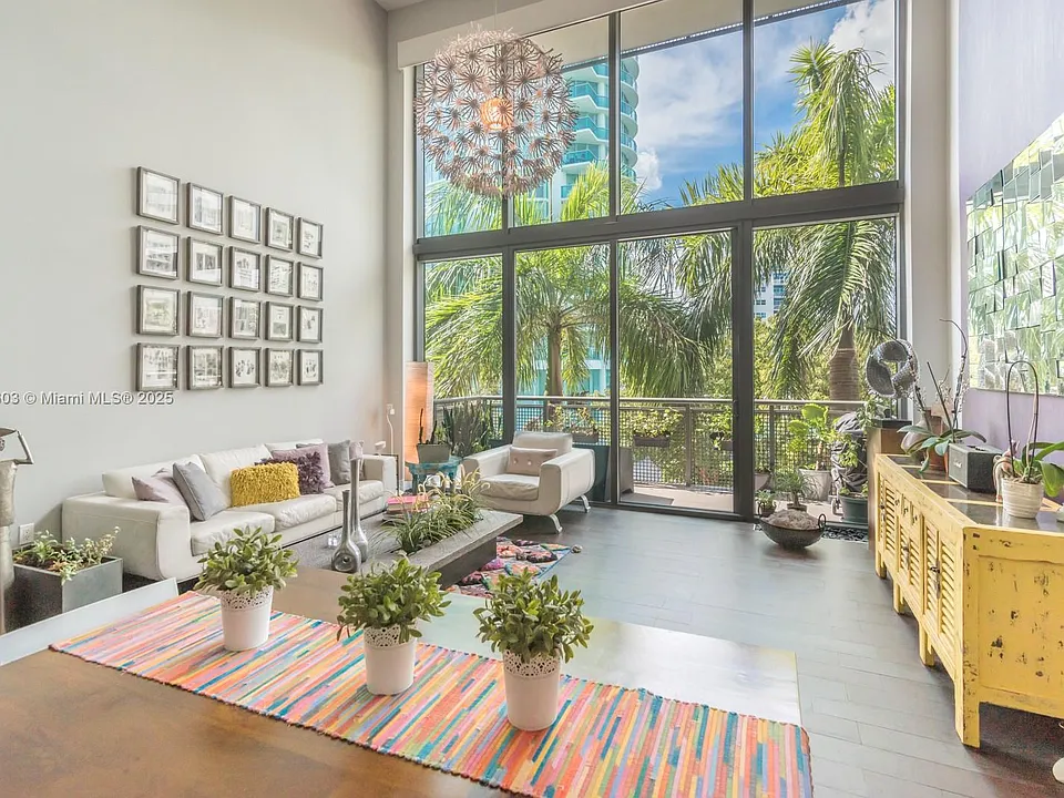 6000 Collins Ave #310