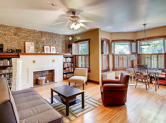 3rd image of 1246 W Albion Ave #1E