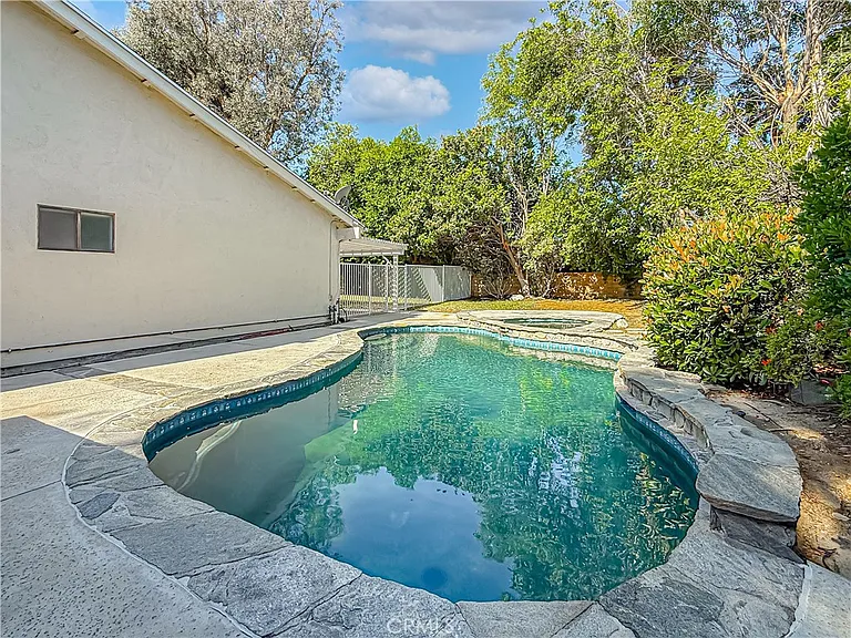 9201 Paso Robles Ave — Photo 56