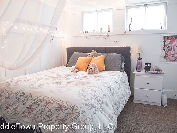 2nd image of 1905 W Jackson St #8306844