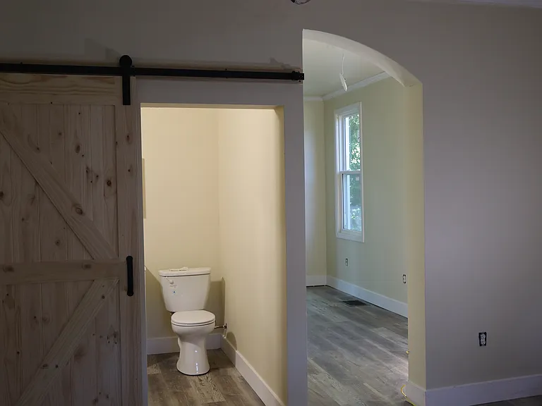 BATHROOM 1