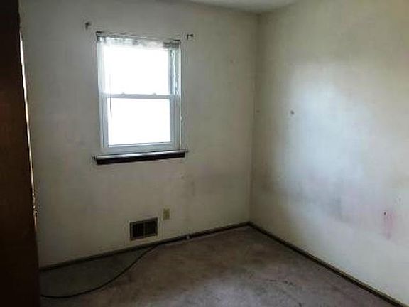 5th image of 175 Lee Dr
