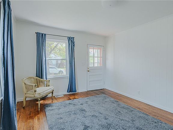 4th image of 1326 Stonewall Ave