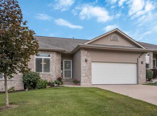 275 E Dovetail Dr, Coralville, IA 52241