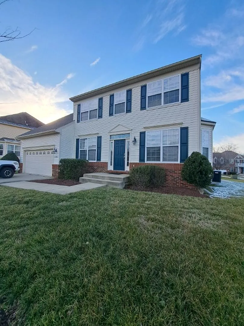 4 bed, 2.5 bath, 3021 sqft, $3,700 — Photo 1