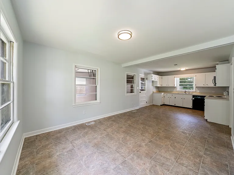 513 Mohican Trl — Photo 8