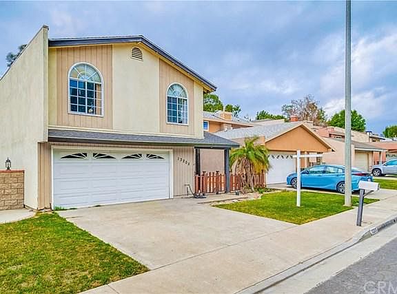 3rd image of 13205 Oakwood Ln