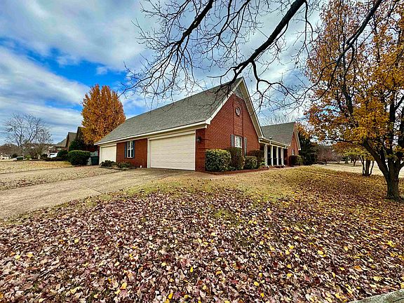 3rd image of 9051 Pembroke Ellis Dr