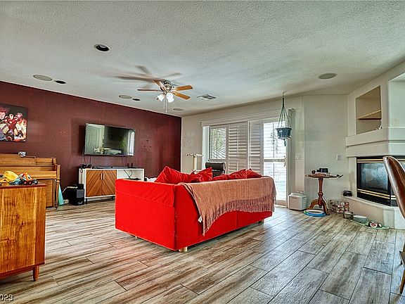 5th image of 3720 Crescent Canyon St