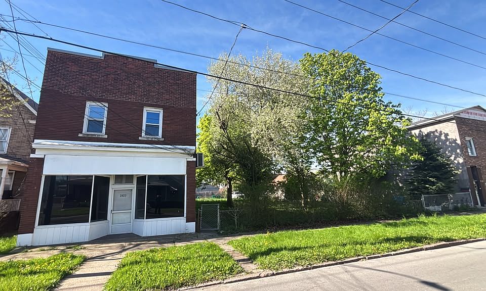 1st image of 2423 Falls St #1