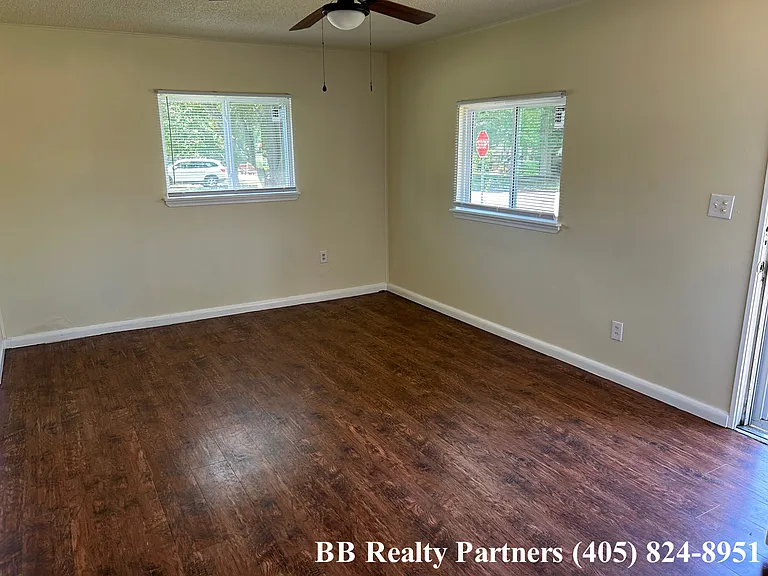 3147 S Louisville Ave — Photo 3