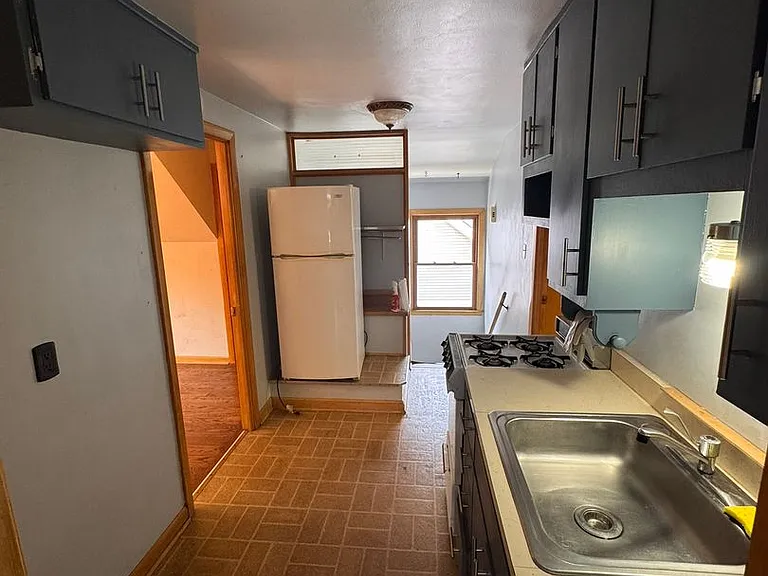 3229 S 56th St — Photo 32