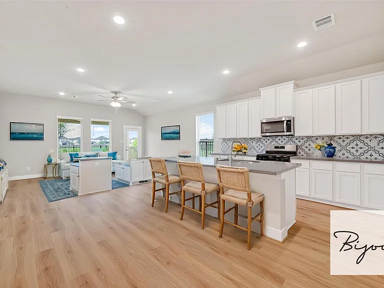 2216 Inglenook Grove Dr — Photo 1
