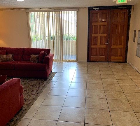 2nd image of 5339 Newcastle Ave Unit 307