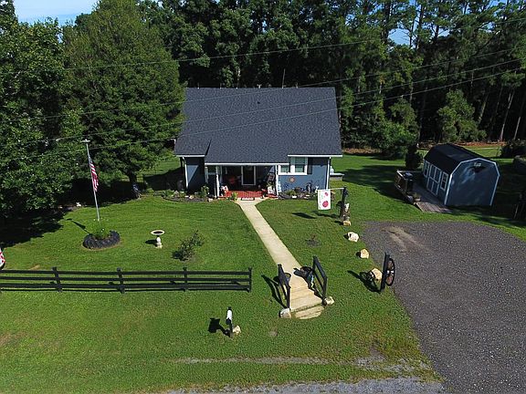 2nd image of 3881 Smith Mountain Lake Pkwy